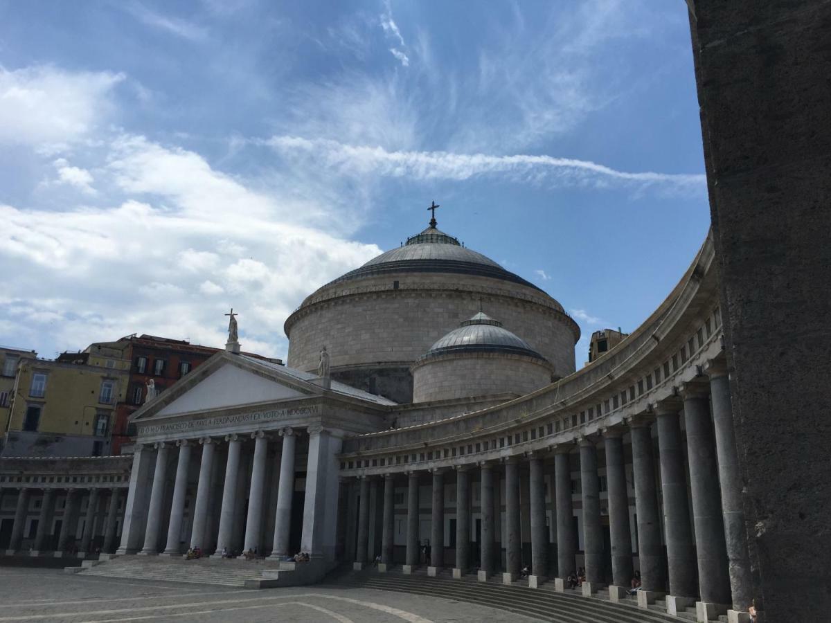 Il Posto Fisso Napoli Apartment Bagian luar foto