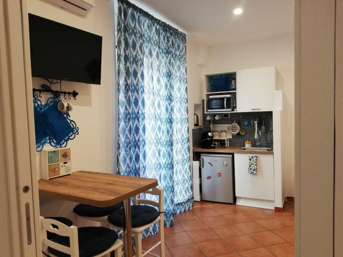 Il Posto Fisso Napoli Apartment Bagian luar foto
